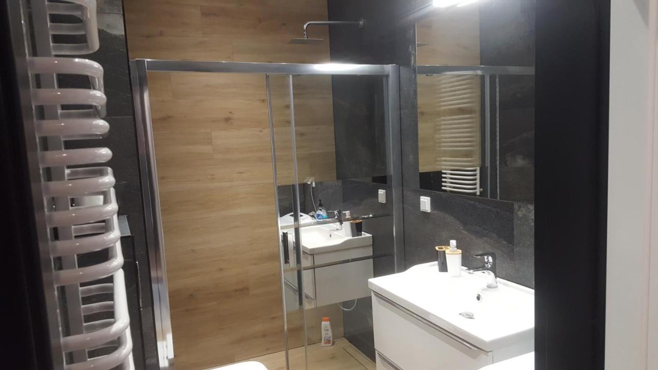Apartament Skarbowa 2 & Parking Leszno  Luaran gambar